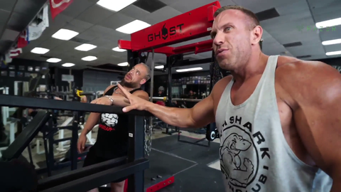 GIGACHAD lady at the gym proves Andrew Tate wrong