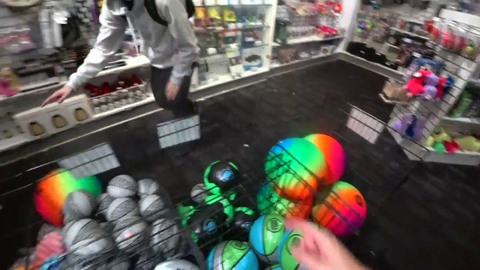 Unhinged Streamer commits assault at Dave and Busters