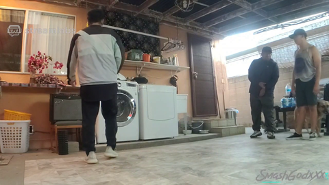 Streamer's dog busts a move on the dance floor