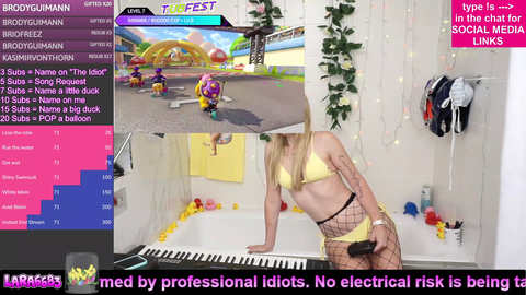 Musician Lara not only adopting baths in her stream, but Mario Kart too, to appeal to the masses!