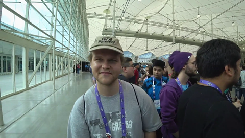 Man at TwitchCon shares the story of how he lost his arm