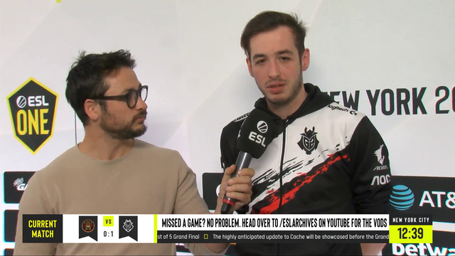 ESL commentators thinks mic is muted