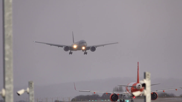 Very windy landing into Manchester Airport courtesy of Airliners Live