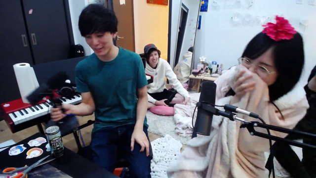 Toast Shows is Butt on Lily's Stream (IN HER LEGGINGS!!!)