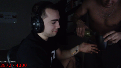 Erobb consoles Mizkif after Mizkif blew his chance with Maya the Bird Girl