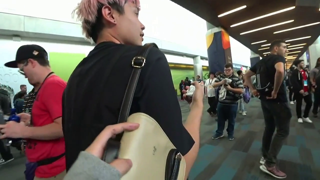 Lily brutally denies fan that wants to take a picture with her