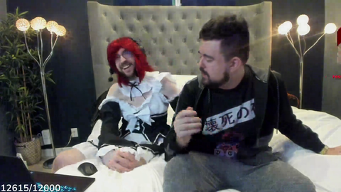 Maid Crumpet and Sodapoppin's friend compared each others hand
