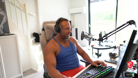 Knut notices Melina's live