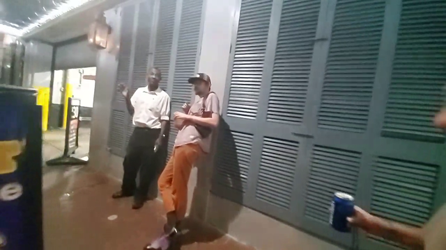 Wholesome southern gentleman saves streamer from $2,500 fine