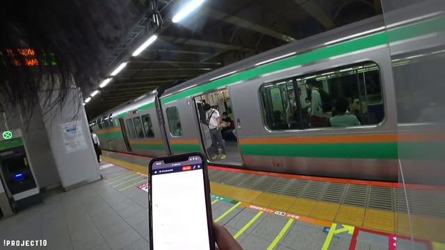 Joey misses his train as too busy reading LivestreamFail...