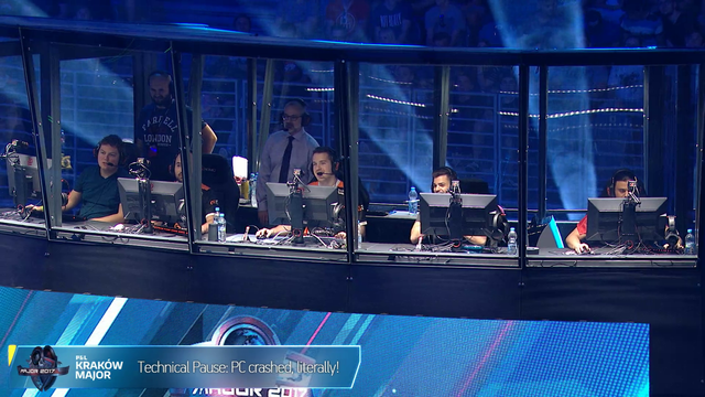 CS:GO Professional gets fed up with unreliable tournament PCs
