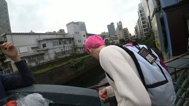 soda's wallet falls into the harbor