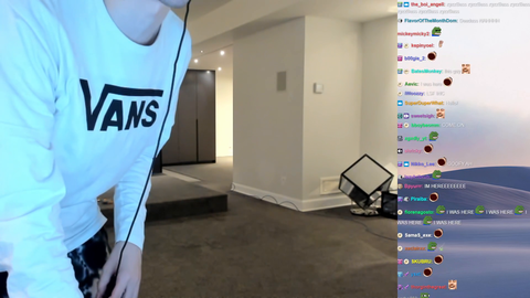 xQc Does TikTok Dance