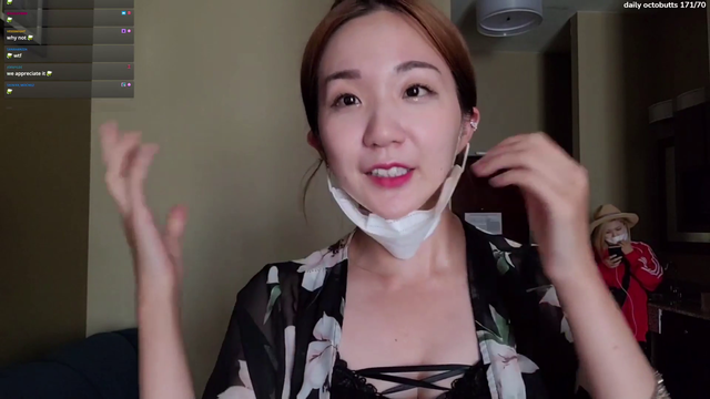 Korean Aunty thanking LSF with her special twerk