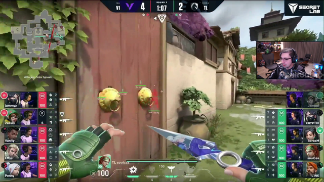 Liquid player gets turned around on going for the knife