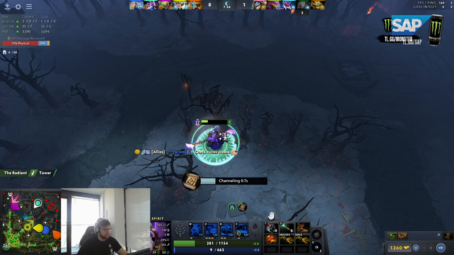 Dota streamer dexterously and gracefully cleans his table without hands