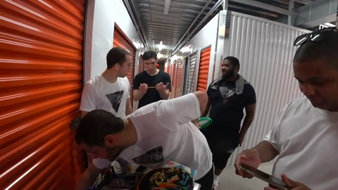 Train shows off his upper body strength