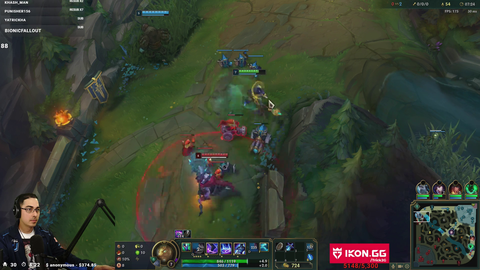Trick2g gets his cannon minion smited by the jungler