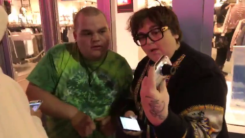 Fan want's to take a selfie with Andy Milonakis but will go home disappointed