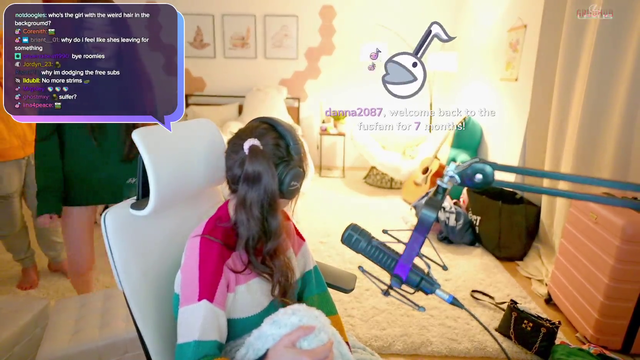 Fuslie cues the sadge music