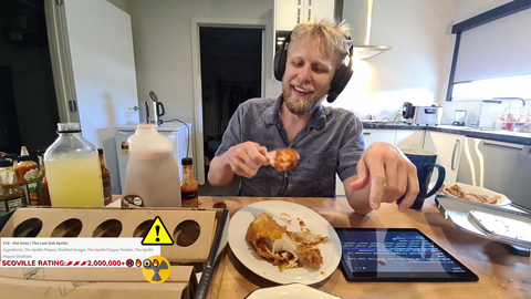 Quin eats 2m+ scoville hot sauce