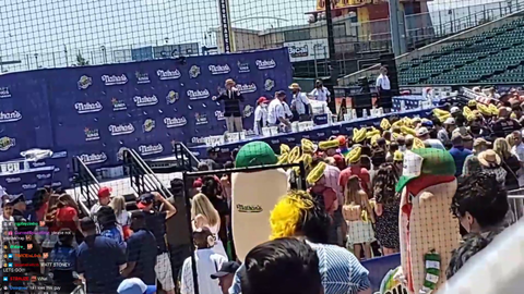 Mayor of New York receives a warm welcome at the 4th of July Hot Dog Eating Contest