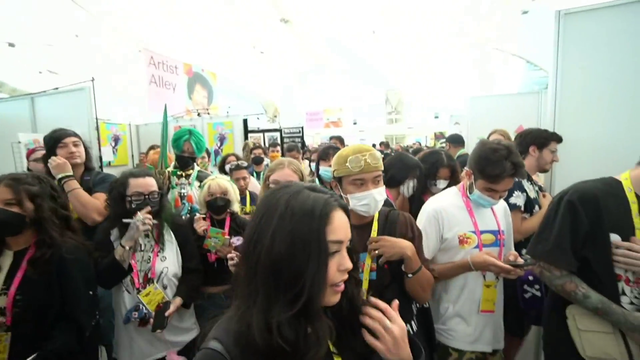Battle of Twitchcon 2022, Valkyrae, Hasan, Xqc are swarmed & trapped