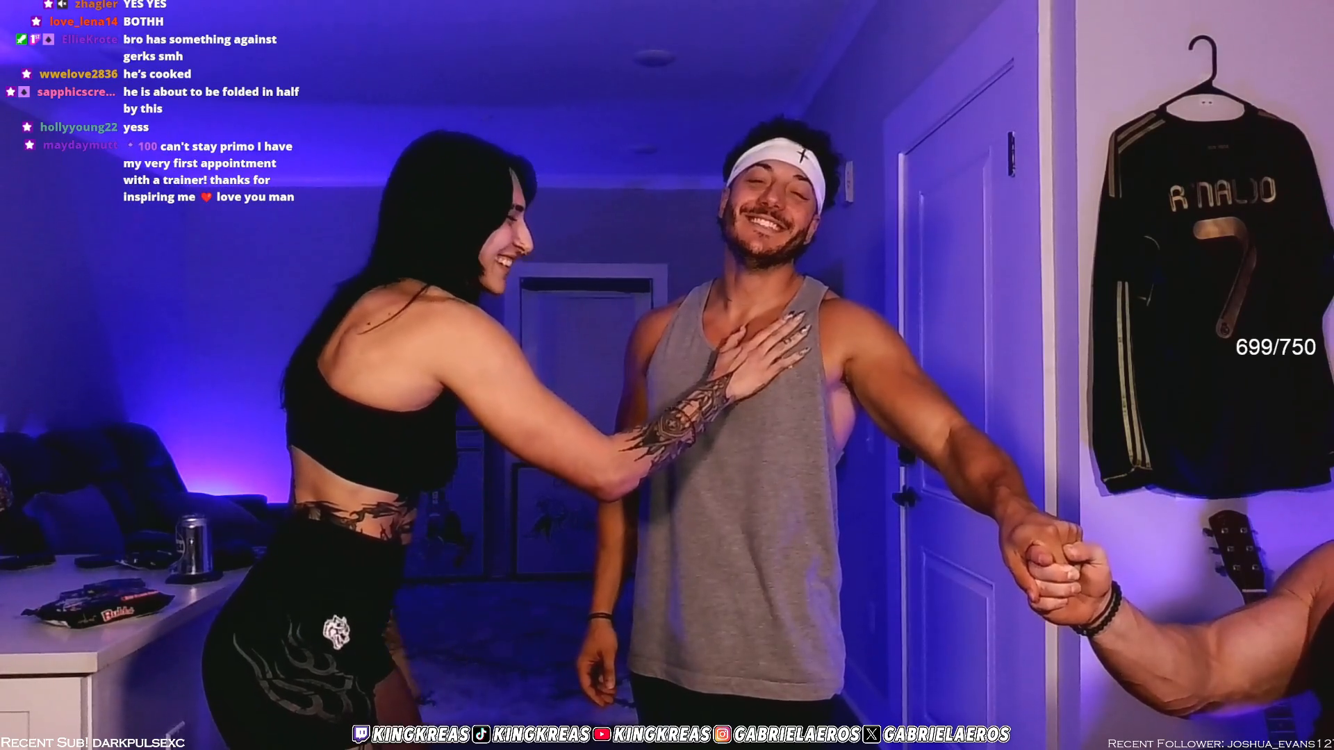 Alinity tried to sneak an ass pic on stream