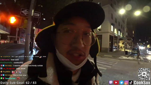 Streamer threatened with KNIFE in NYC