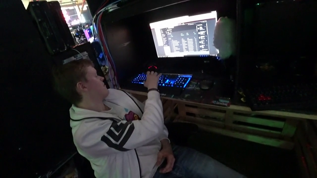 Knut asks DJ to play Gachi
