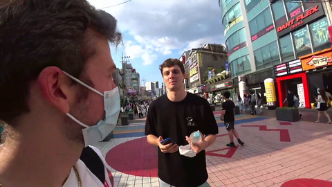 Juicer begs xQc to stop gamba and start playing chess again