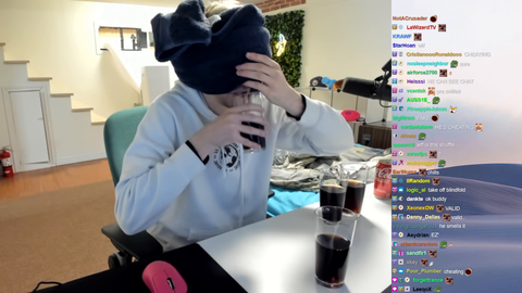 xQc Does Coke vs Pepsi Taste Test