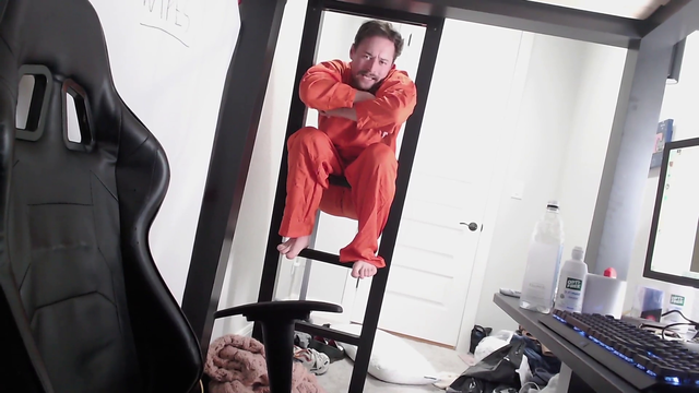 Prison life has got Rich down bad