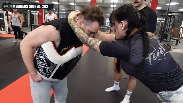 Mizkif gets bullied at his own gym