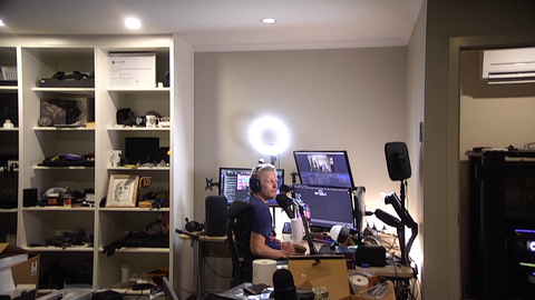 Streamer recklessly blinds his audience