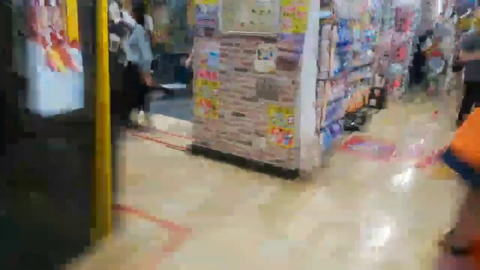 JakenbakeLIVE tells banned streamer he's not live, its ok to say hello