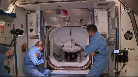 22 hours and 1 minute after launch, Astronauts Doug Hurley and Bob Behnken Successfully Enter the ISS!