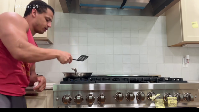 T1 cooks eggs for chat