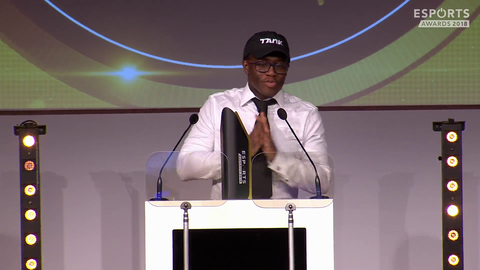 Deji roasts Twitch at EsportsIndustryAwards