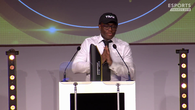 Deji roasts Twitch at EsportsIndustryAwards