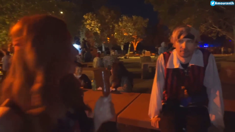 Amouranth feeds xqc her sausage