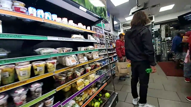 Streamer catches man yoinking a mountain dew