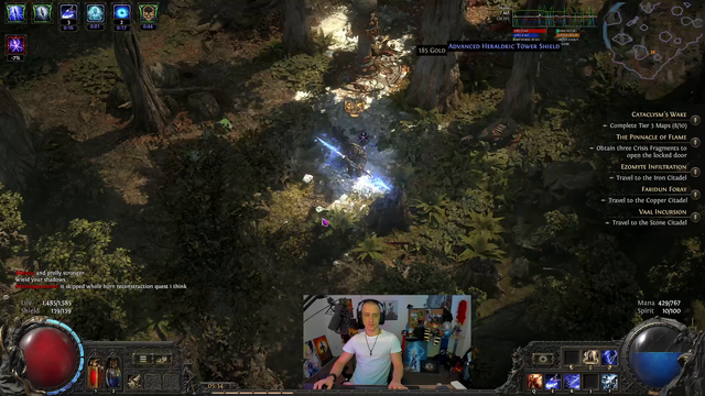 Mathil1 shaves his head