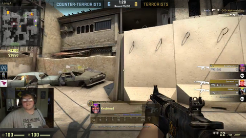 CS:GO streamer thinks enemy players are cheating, viewer tells him to type "Quit Cheating" in console to get rid of them