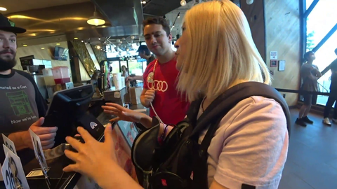 HAchubby Orders a Burger