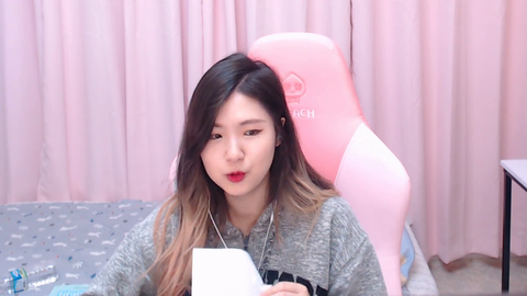Viewer explains why she watches HAchubby.