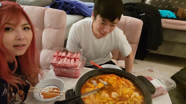 Chat dives into Hotpot