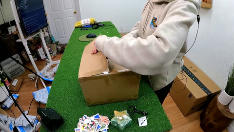 Maya gets package Sodapoppin would love