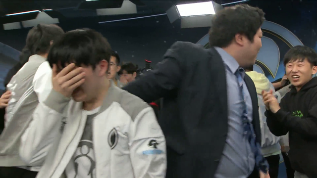 Wholesome LoL Worlds moment