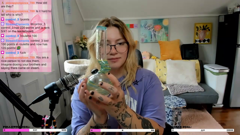 Streamer proud she glued her broken bong back together, has realization